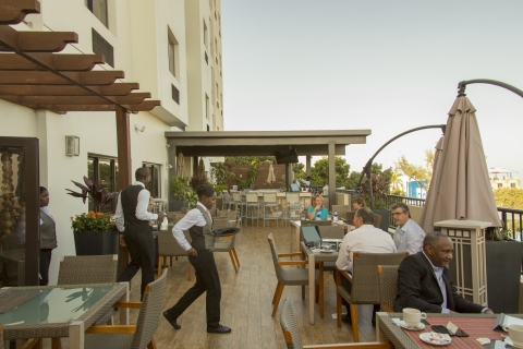 Guests enjoy outdoor dining at the Best Western Premier.